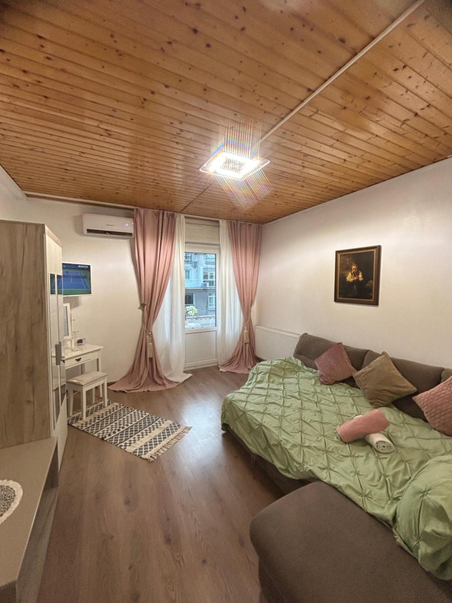 Panoramic Terace Victory Boutique Apartment